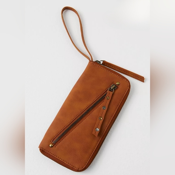 ⚡️EUC⚡️Free People Distressed Vegan Wallet - Picture 2 of 8